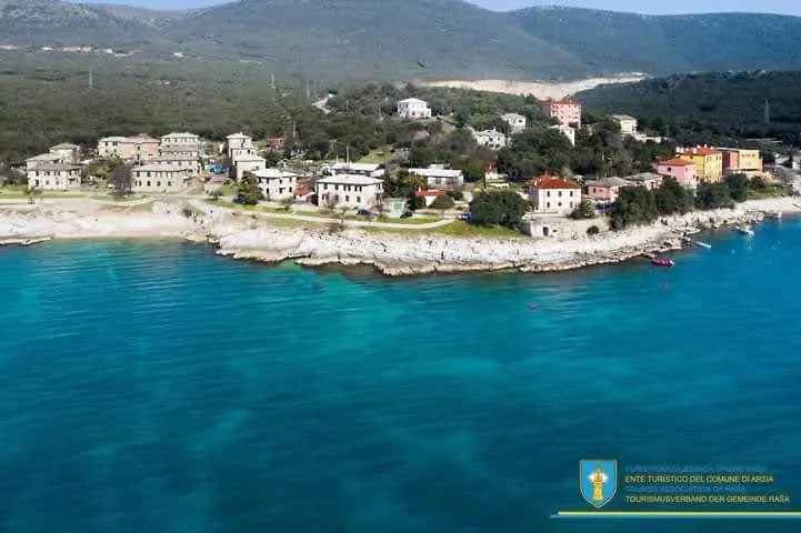 Ariademar Koromačno 0*,